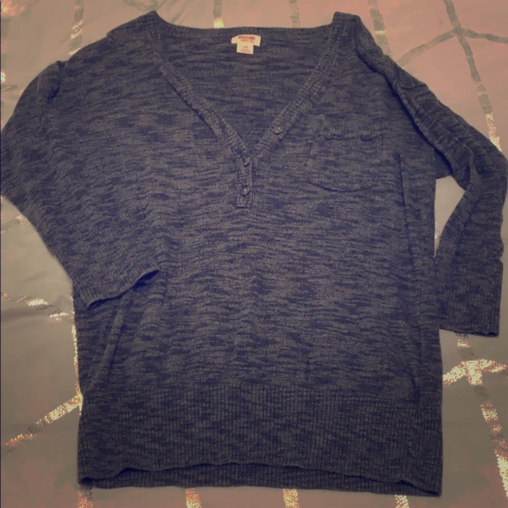 3/10$ 🛍 Mossimo Sweater Top
